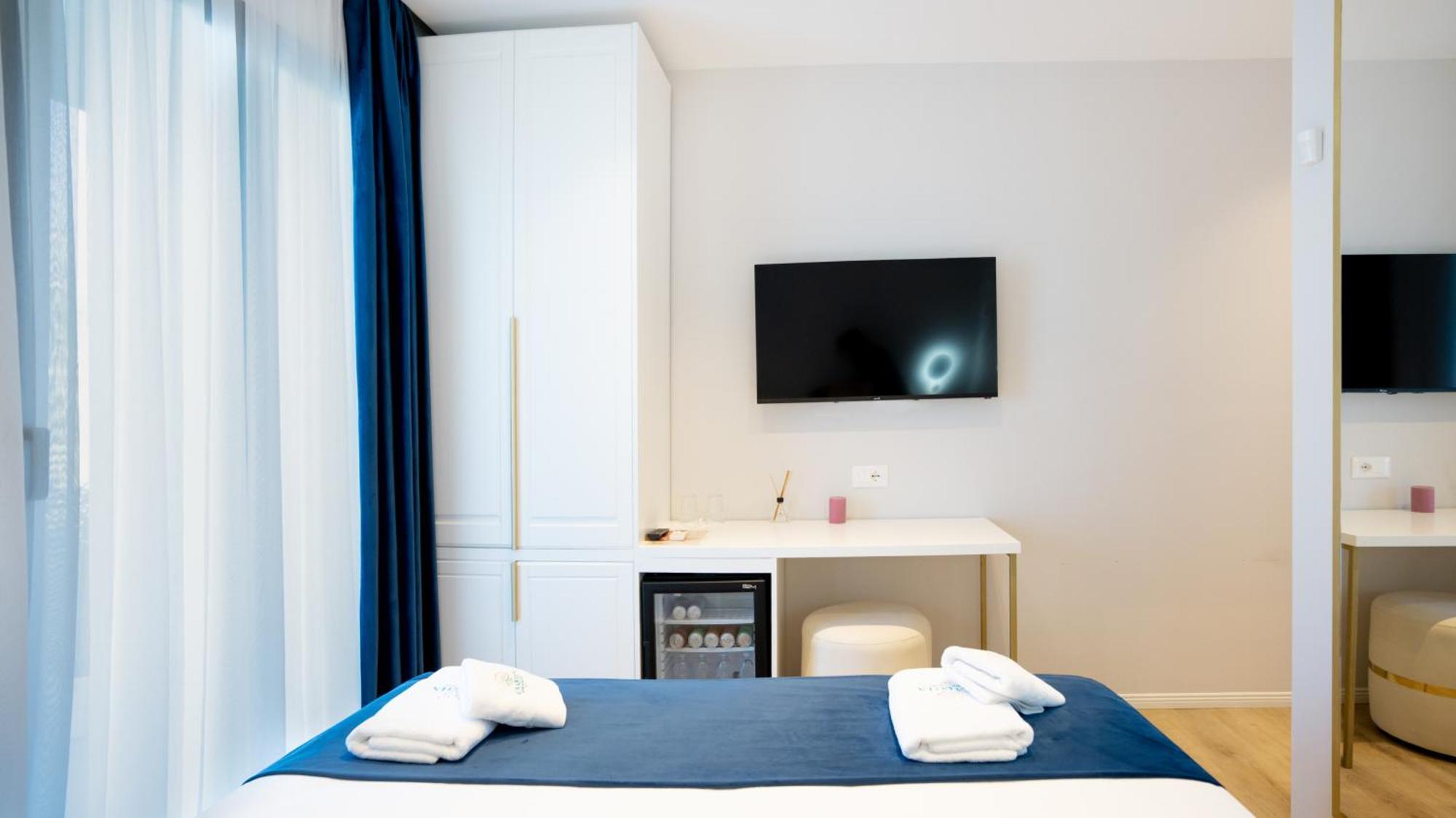 Sea Queen Luxury Hotel Radhimë Екстериор снимка