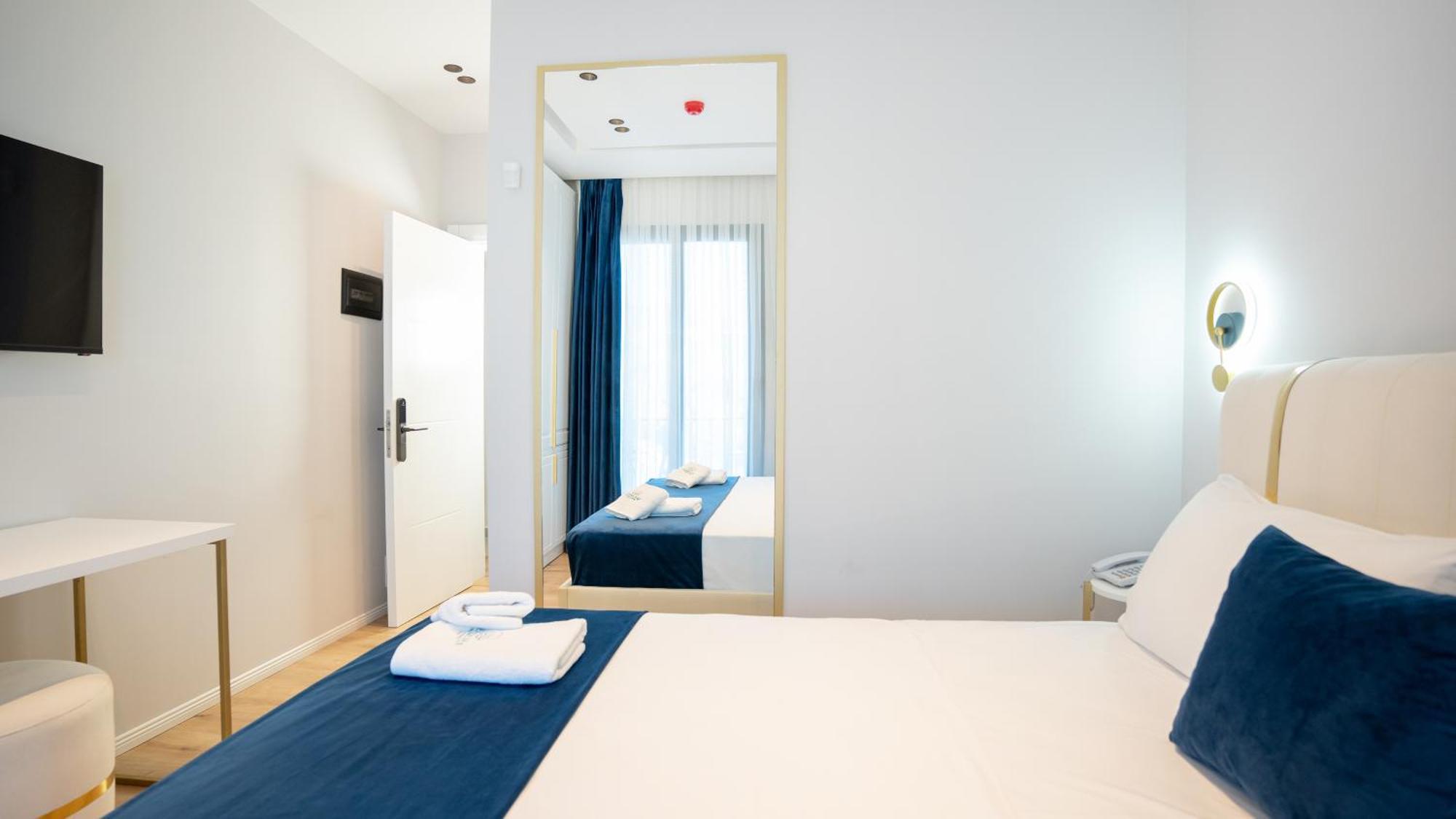Sea Queen Luxury Hotel Radhimë Екстериор снимка