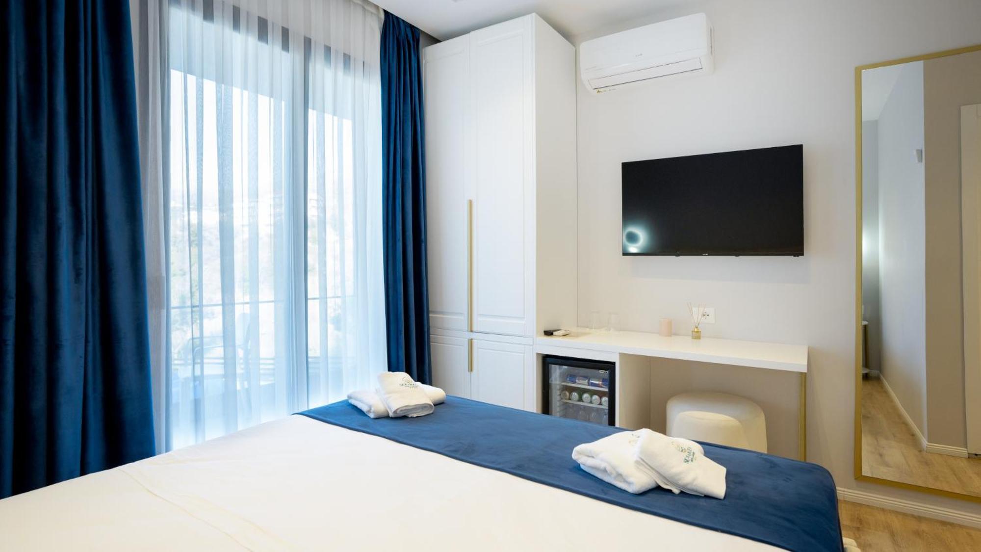 Sea Queen Luxury Hotel Radhimë Екстериор снимка