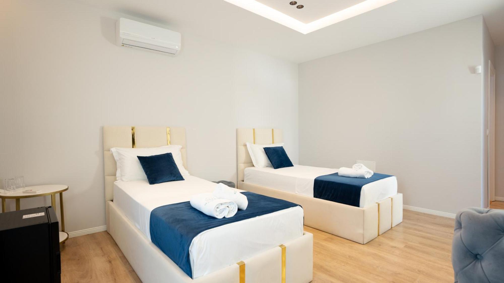 Sea Queen Luxury Hotel Radhimë Екстериор снимка