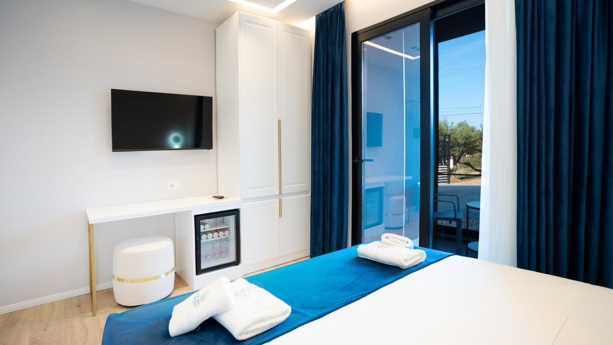 Sea Queen Luxury Hotel Radhimë Екстериор снимка