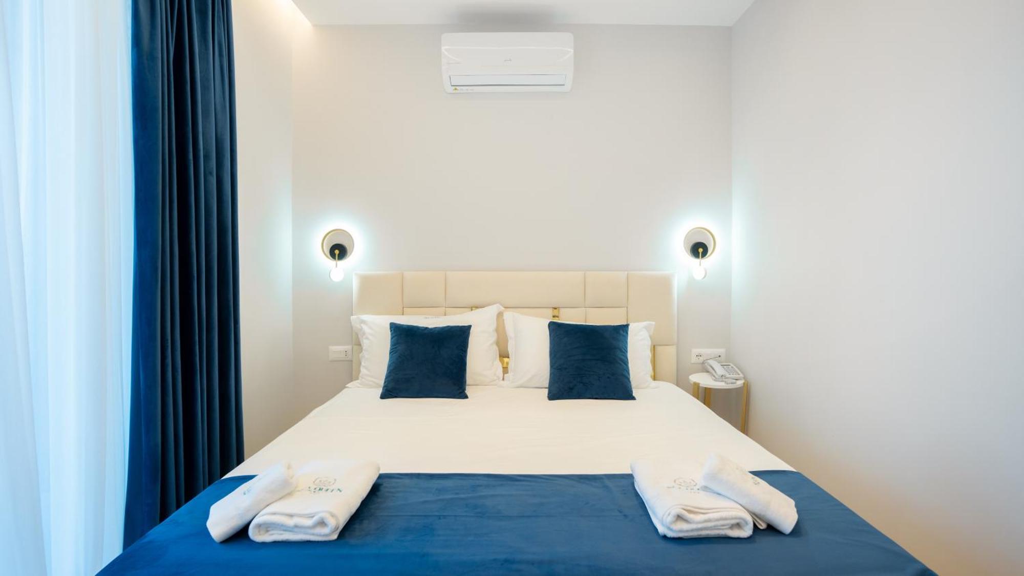 Sea Queen Luxury Hotel Radhimë Екстериор снимка