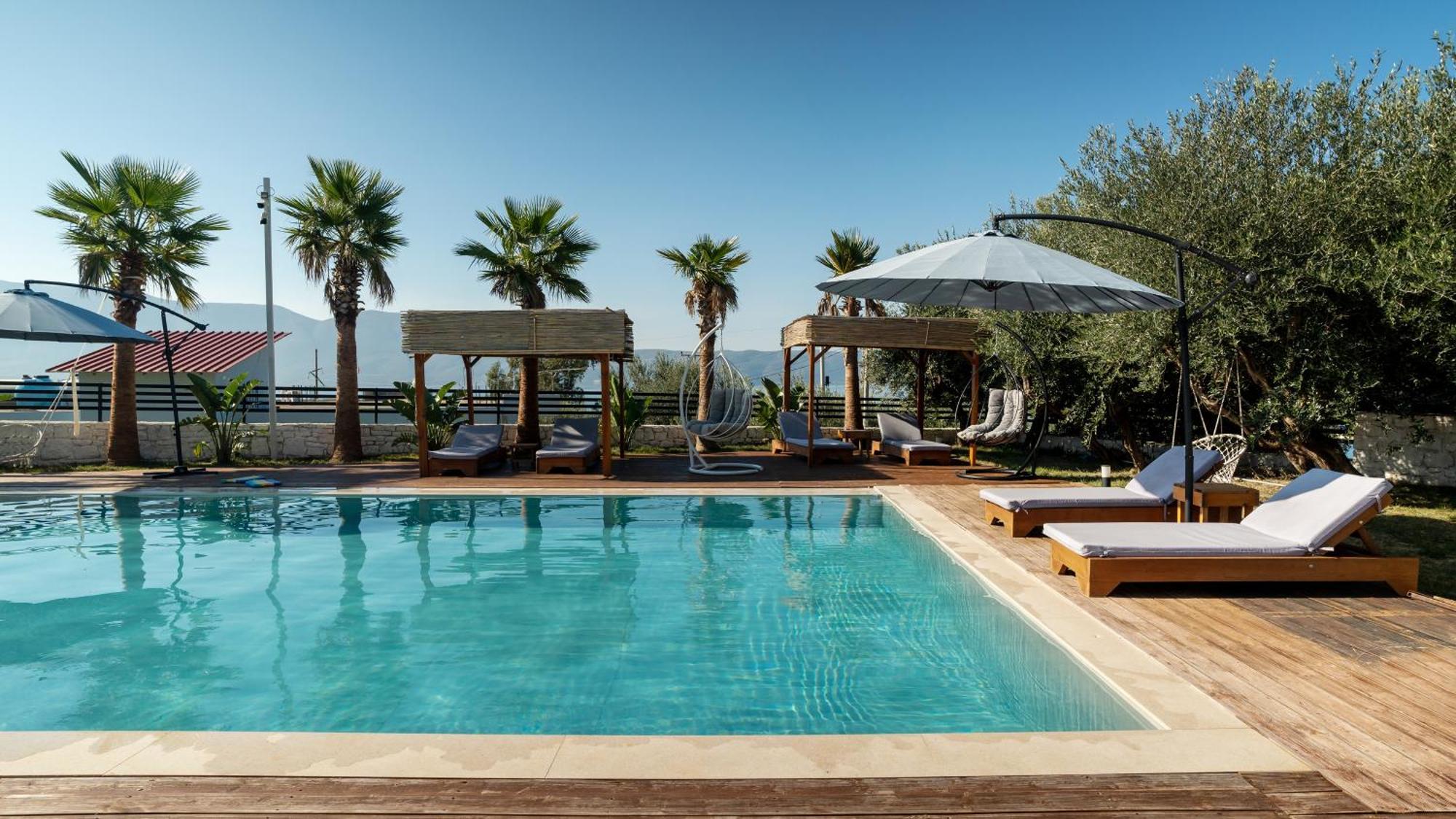Sea Queen Luxury Hotel Radhimë Екстериор снимка