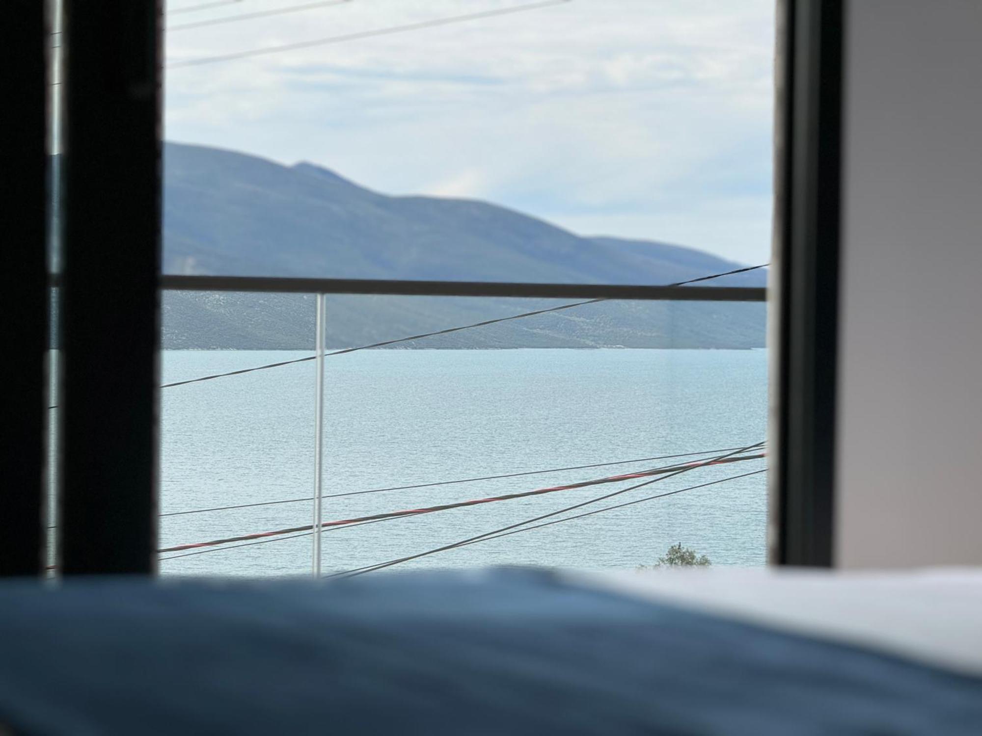 Sea Queen Luxury Hotel Radhimë Екстериор снимка